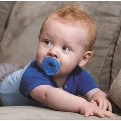 Nuby. Силіконова пустушка "Вишня" з природним рухом соска 0-6 міс.(1 шт. в уп.) NV0202001S