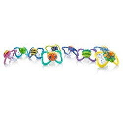 Nuby. Пустышка анатомическая Веселые жучки, 6-12+ мес.(силикон) (5807МF)