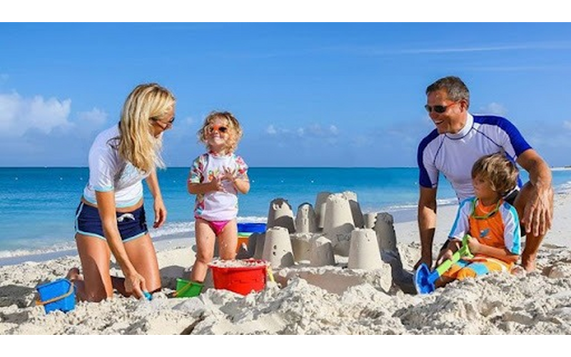 Собираемся на море с малышом: что взять с собой?